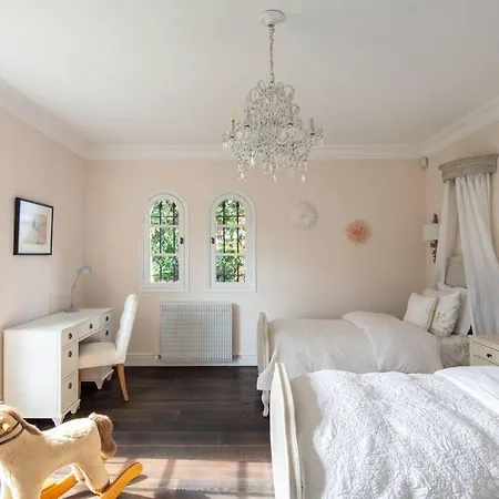 Villa Luxury 5 Bedroom, 4 Bathroom In Antibes