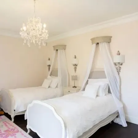 Villa Luxury 5 Bedroom, 4 Bathroom In Antibes