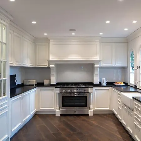 Luxury 5 Bedroom, 4 Bathroom In Villa
