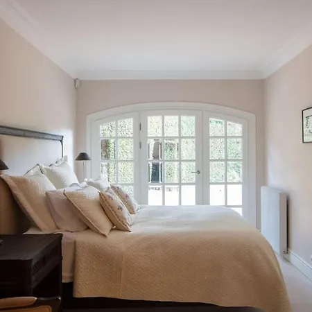 Luxury 5 Bedroom, 4 Bathroom In Villa *